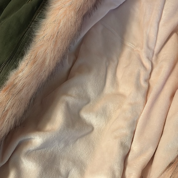 Forever 21 - Picture 3 of 5